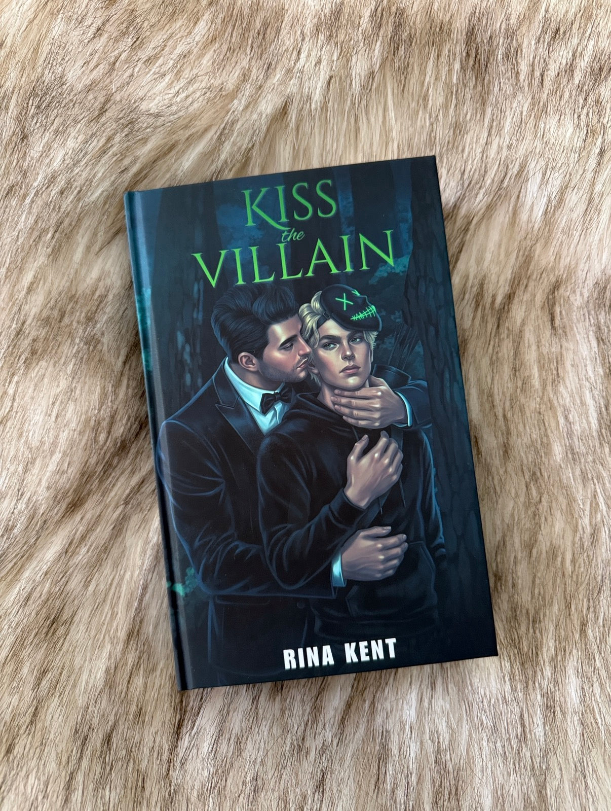 Kiss the Villain by Rina Kent